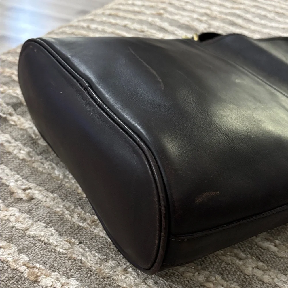 Vintage Sport Coach Dark Brown 90’s Leather Crossbody‎ Bag